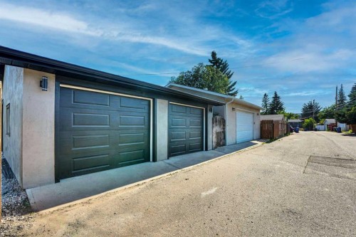 244 Huntridge Road Ne, Calgary, AB - Outdoor