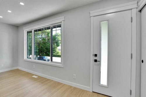 244 Huntridge Road Ne, Calgary, AB - Indoor Photo Showing Other Room