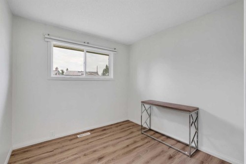 27 Dovercrest Way Se, Calgary, AB - Indoor Photo Showing Other Room