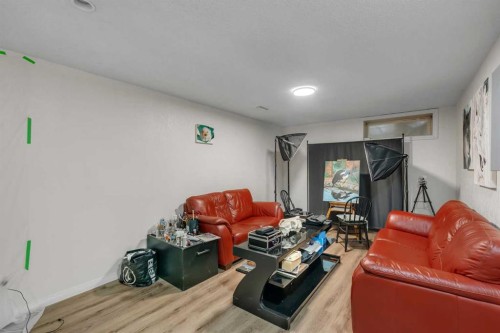 27 Dovercrest Way Se, Calgary, AB - Indoor
