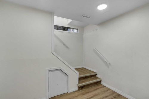 27 Dovercrest Way Se, Calgary, AB - Indoor Photo Showing Other Room
