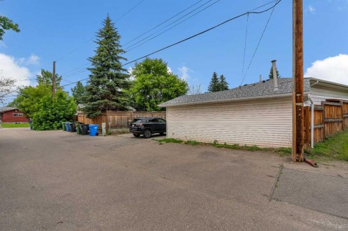 27 Dovercrest Way Se, Calgary, AB - Outdoor