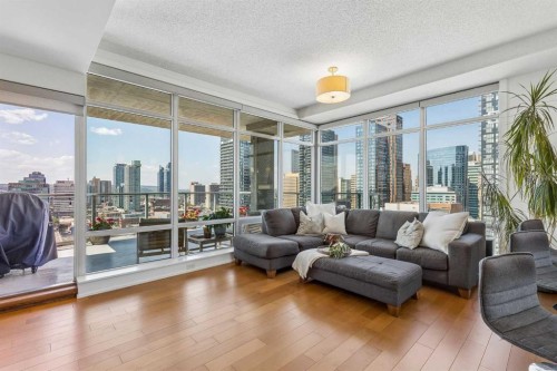 1702-530 12 Avenue Sw, Calgary, AB - Indoor Photo Showing Living Room