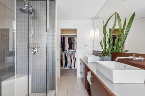 1702-530 12 Avenue Sw, Calgary, AB - Indoor Photo Showing Bathroom