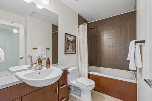 1702-530 12 Avenue Sw, Calgary, AB - Indoor Photo Showing Laundry Room
