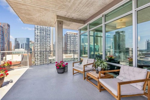 1702-530 12 Avenue Sw, Calgary, AB - Outdoor With Balcony