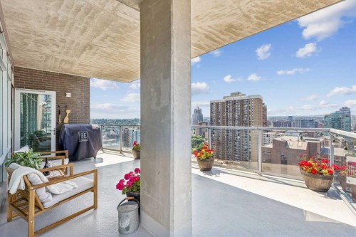 1702-530 12 Avenue Sw, Calgary, AB - Outdoor With Balcony