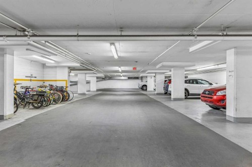 1702-530 12 Avenue Sw, Calgary, AB - Indoor Photo Showing Garage