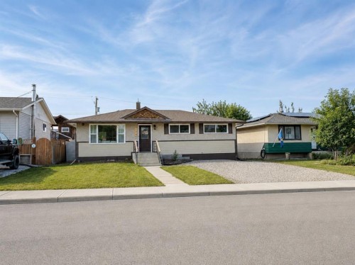 124 4 Avenue, Strathmore, AB 