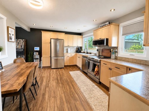 124 4 Avenue, Strathmore, AB 