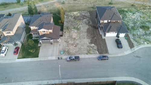 25 Lakes Estates Circle, Strathmore, AB 