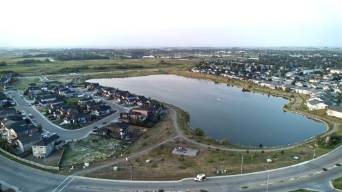 25 Lakes Estates Circle, Strathmore, AB 