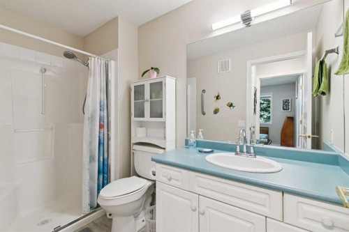 3238-1818 Simcoe Boulevard Sw, Calgary, AB - Indoor Photo Showing Bathroom