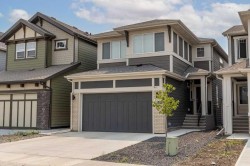 338 Magnolia Way SECalgary, AB T3M 3S6