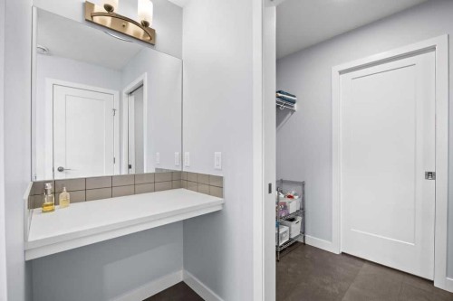 338 Magnolia Way Se, Calgary, AB - Indoor Photo Showing Other Room