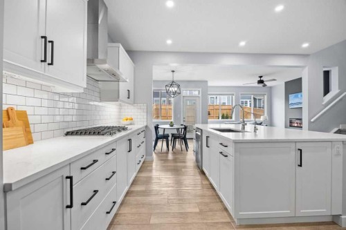 338 Magnolia Way Se, Calgary, AB - Indoor Photo Showing Kitchen With Upgraded Kitchen