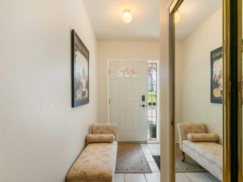81 Prominence View Sw, Calgary, AB - Indoor Photo Showing Other Room
