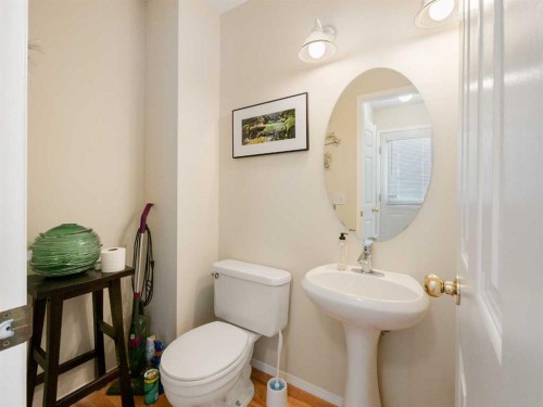 81 Prominence View Sw, Calgary, AB - Indoor Photo Showing Bathroom