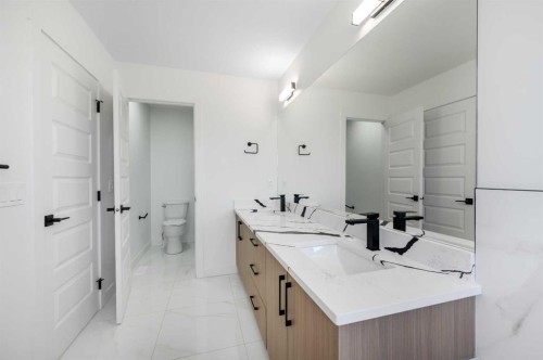182 Lakewood Crescent, Strathmore, AB - Indoor Photo Showing Bathroom