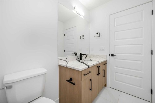 182 Lakewood Crescent, Strathmore, AB - Indoor Photo Showing Bathroom