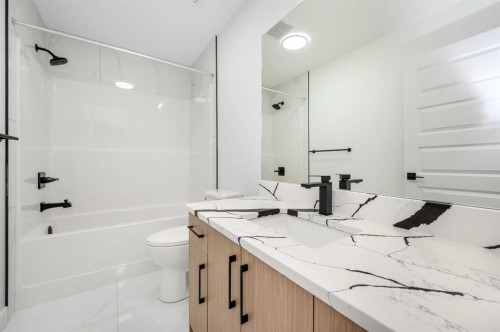 182 Lakewood Crescent, Strathmore, AB - Indoor Photo Showing Bathroom
