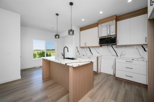 182 Lakewood Crescent, Strathmore, AB - Indoor Photo Showing Kitchen