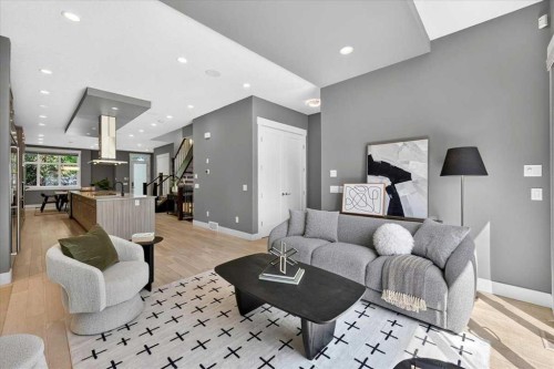 217 32 Avenue Nw, Calgary, AB - Indoor Photo Showing Living Room