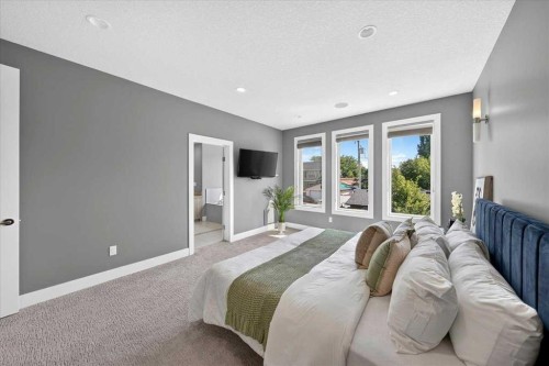 217 32 Avenue Nw, Calgary, AB - Indoor Photo Showing Bedroom