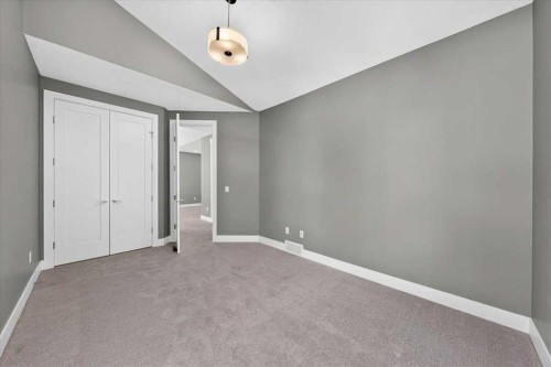 217 32 Avenue Nw, Calgary, AB - Indoor Photo Showing Other Room