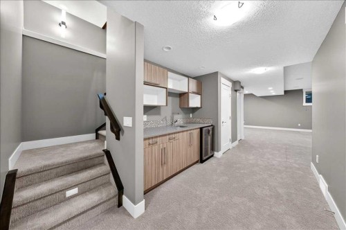 217 32 Avenue Nw, Calgary, AB - Indoor