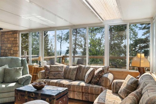 342042 Range Road 4-4, Rural Clearwater County, AB - Indoor Photo Showing Living Room