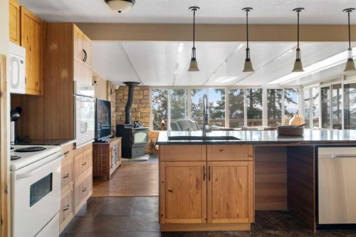 342042 Range Road 4-4, Rural Clearwater County, AB - Indoor Photo Showing Kitchen