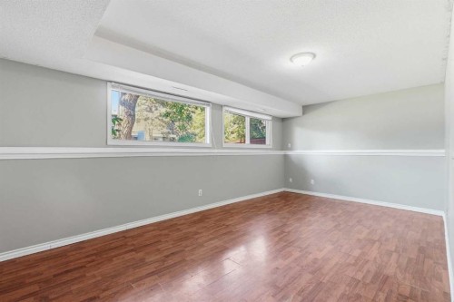 7341 36 Avenue Nw, Calgary, AB - Indoor Photo Showing Other Room
