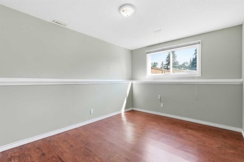 7341 36 Avenue Nw, Calgary, AB - Indoor Photo Showing Other Room