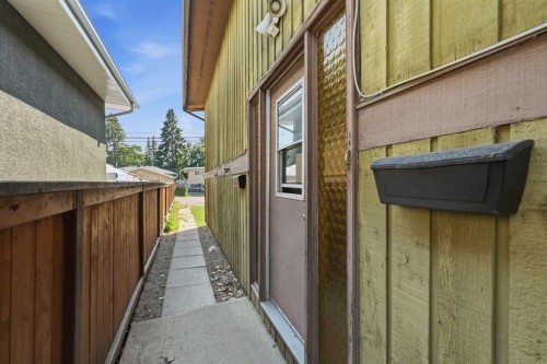 7341 36 Avenue Nw, Calgary, AB - Outdoor With Exterior