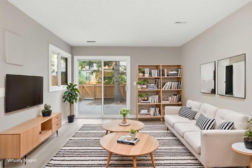34-420 Grier Avenue Ne, Calgary, AB - Indoor Photo Showing Living Room