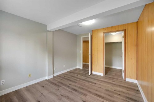1506 36 Street Se, Calgary, AB - Indoor Photo Showing Other Room