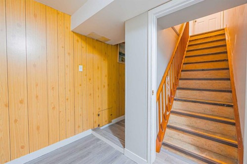 1506 36 Street Se, Calgary, AB - Indoor Photo Showing Other Room
