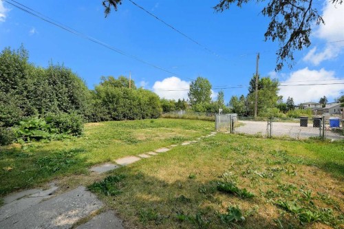 1506 36 Street Se, Calgary, AB - Outdoor