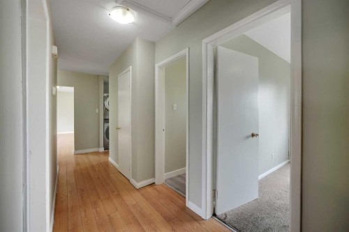 1506 36 Street Se, Calgary, AB - Indoor Photo Showing Other Room