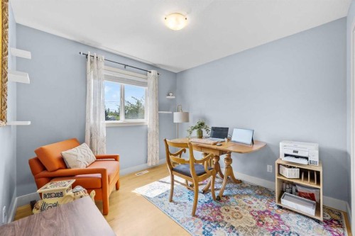 301 29 Avenue Ne, Calgary, AB - Indoor