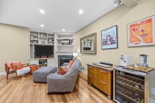 301 29 Avenue Ne, Calgary, AB - Indoor With Fireplace