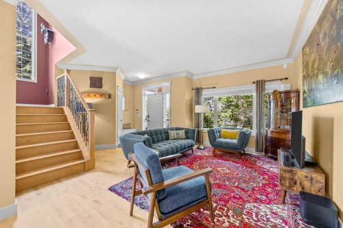 301 29 Avenue Ne, Calgary, AB - Indoor