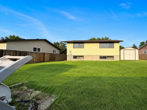 88 Castleglen Way Ne, Calgary, AB - Outdoor