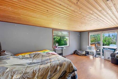 129 Big Hill Place Se, Airdrie, AB - Indoor Photo Showing Bedroom