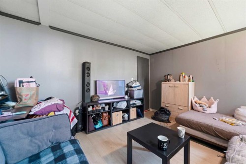 129 Big Hill Place Se, Airdrie, AB - Indoor Photo Showing Other Room
