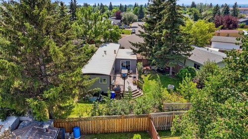 129 Big Hill Place Se, Airdrie, AB - Outdoor