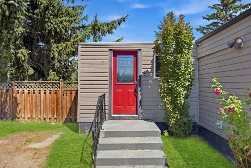 129 Big Hill Place Se, Airdrie, AB - Outdoor
