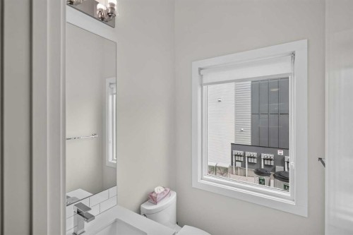202-101 Panatella Square Nw, Calgary, AB - Indoor Photo Showing Bathroom
