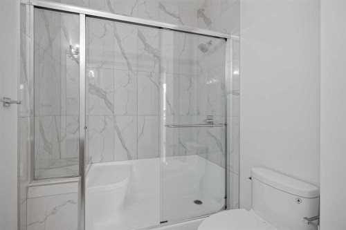 202-101 Panatella Square Nw, Calgary, AB - Indoor Photo Showing Bathroom